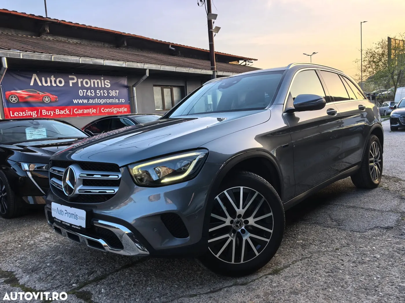 Mercedes-Benz GLC 2021 — lateral stânga