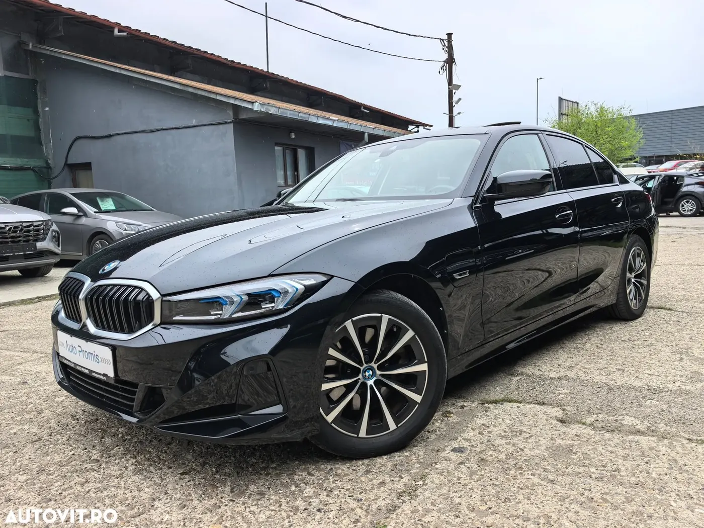BMW Seria 3 2023 — lateral stânga