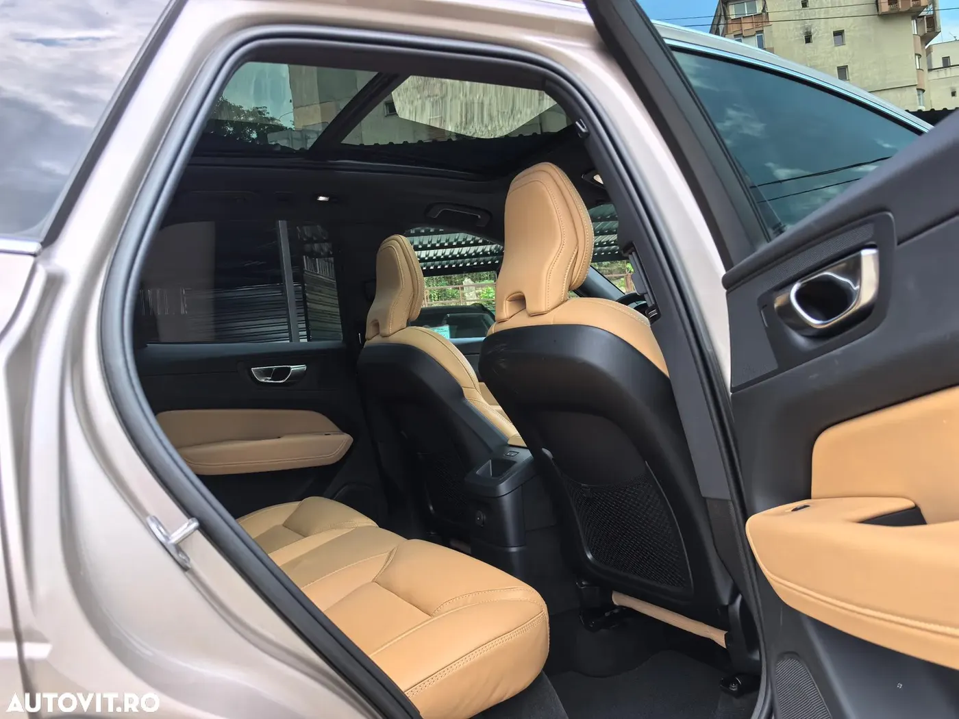 Volvo XC 60 2023 — detaliu 7