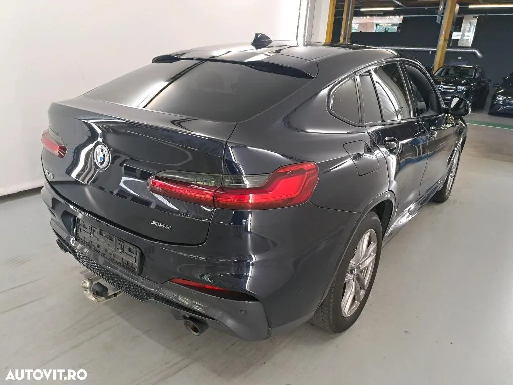 BMW X4 2021 — lateral stânga