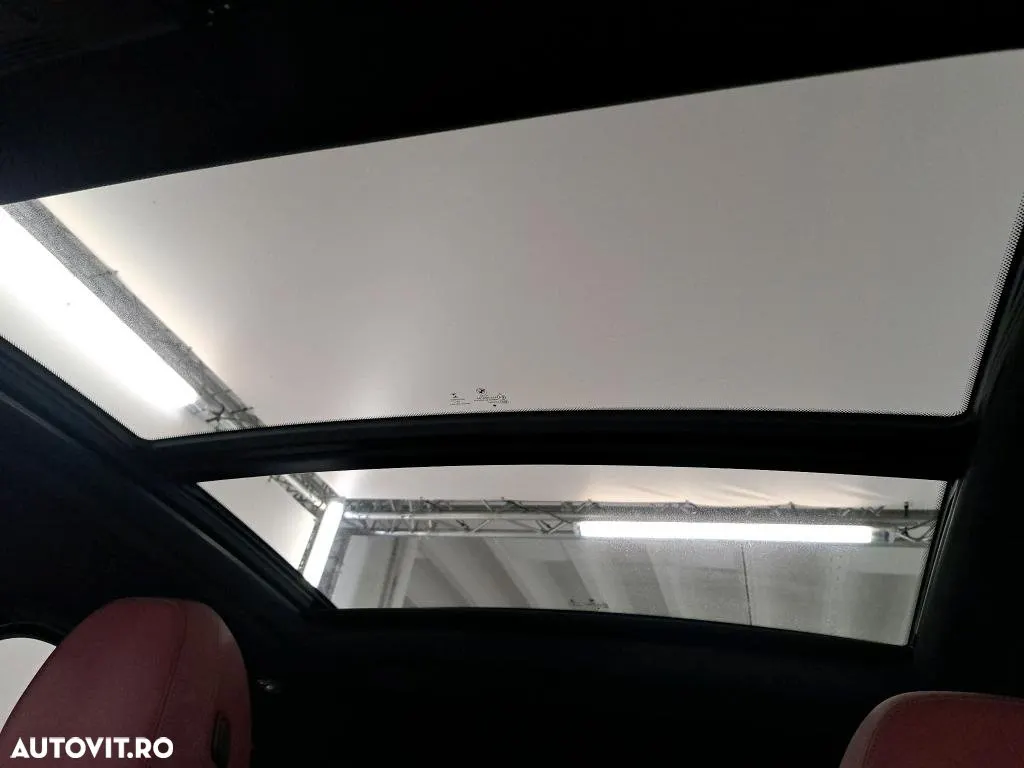 BMW X4 2021 — interior banchetă