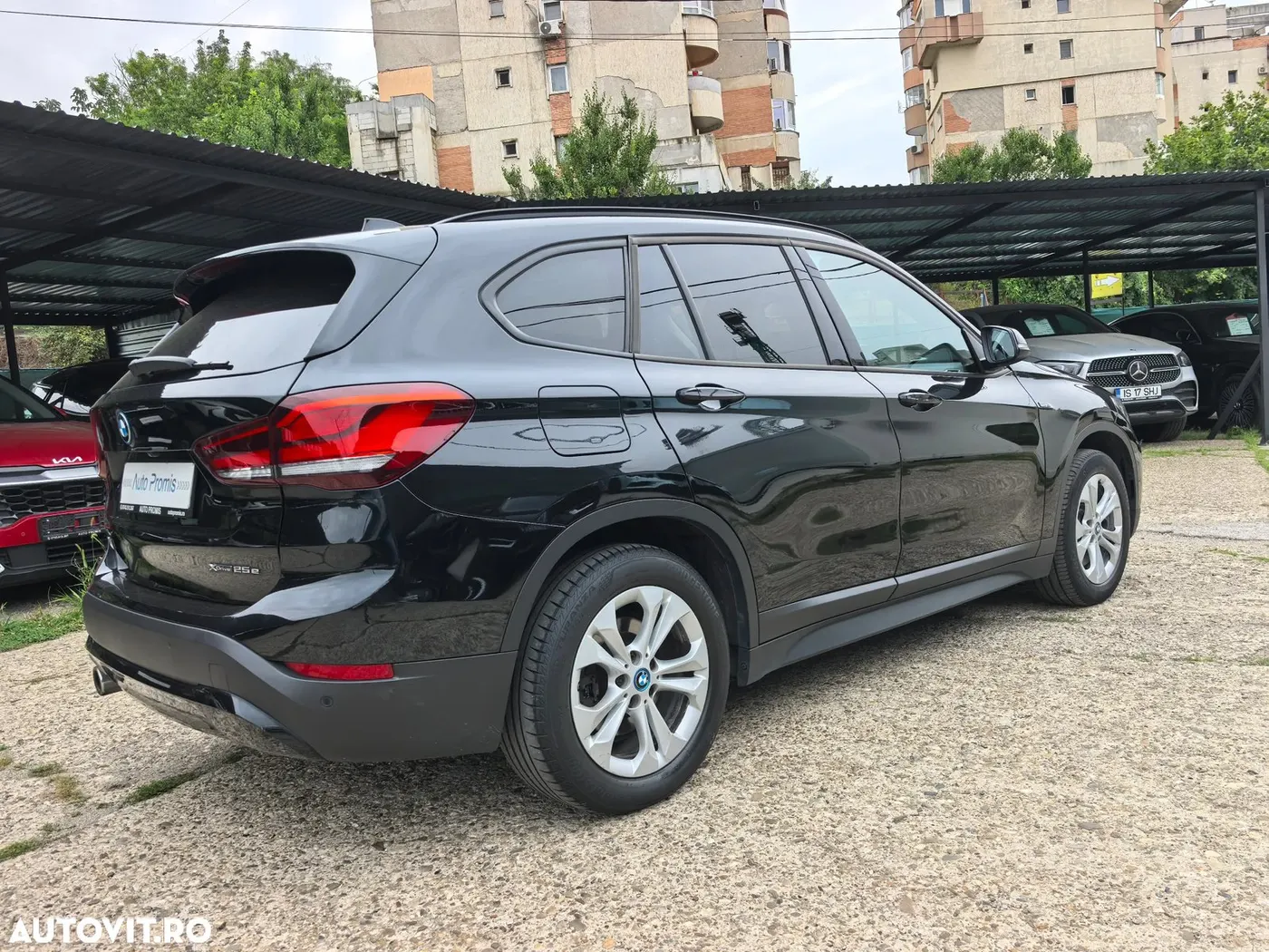 BMW X1 2022 — lateral stânga