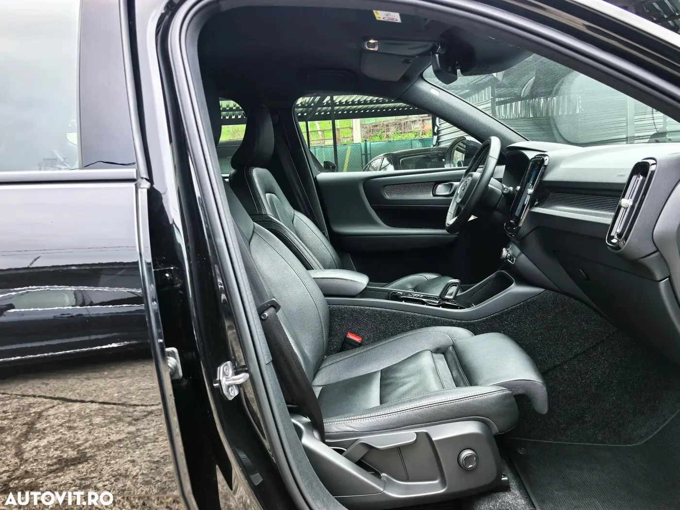 Volvo XC 40 2020 — detaliu 7
